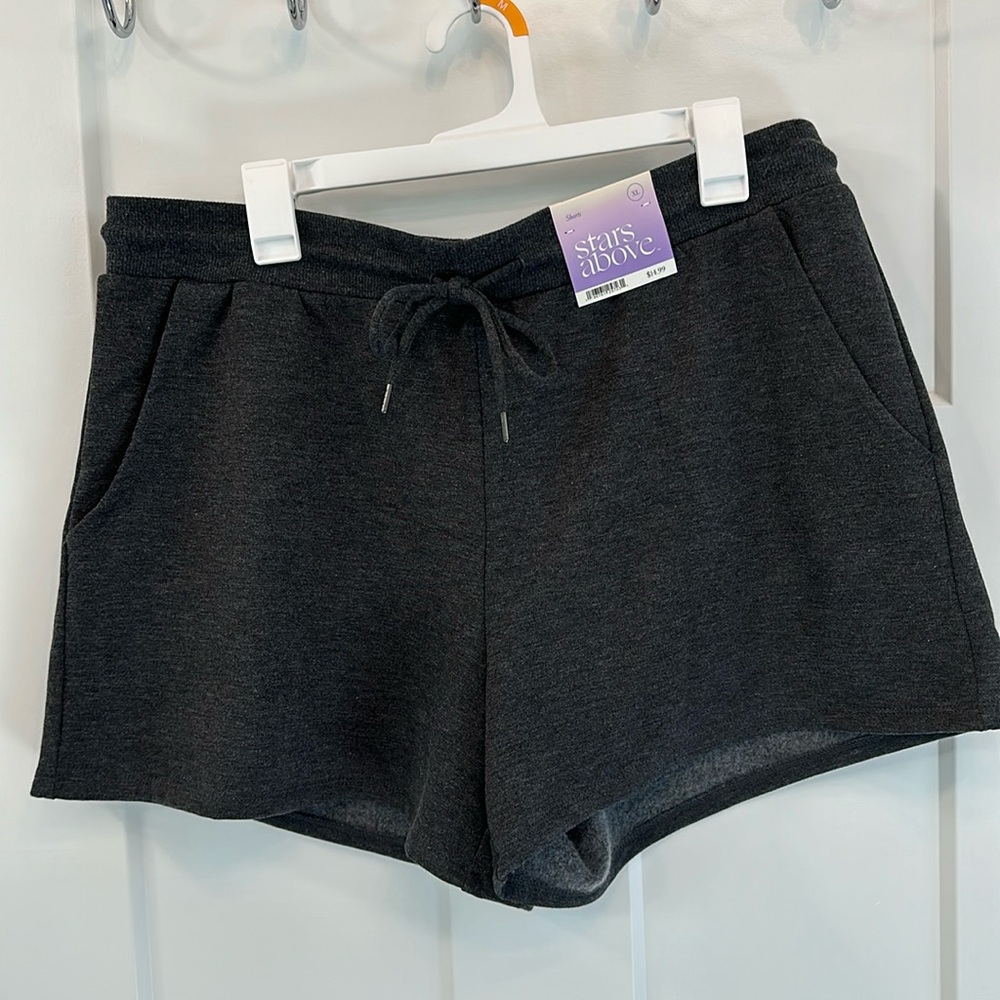 Women’s Stars Above Beautifully Soft fleece lined shorts gray, size XL, NWT.